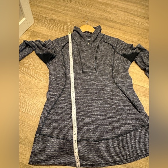 Lululemon Think Fast Pullover - Picture 9 of 10
